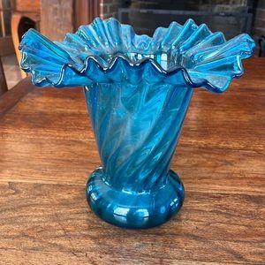 Exquisite vintage turquoise glass vase